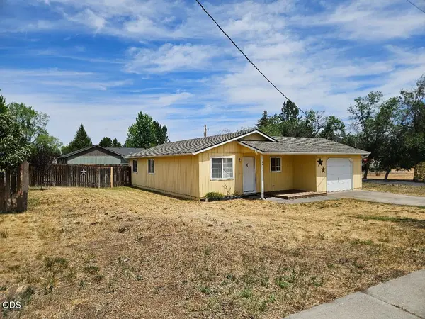 2411 SW Umatilla Avenue, Redmond, OR 97756