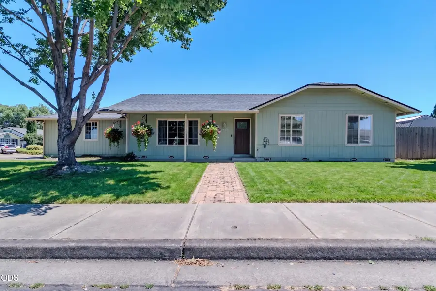1104 Coachman Drive, Central Point, OR 97502 - #3