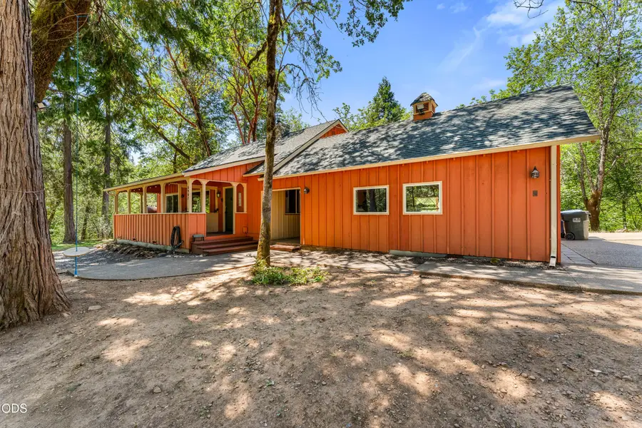 6907 Bear Branch Road, Rogue River, OR 97537 - #2