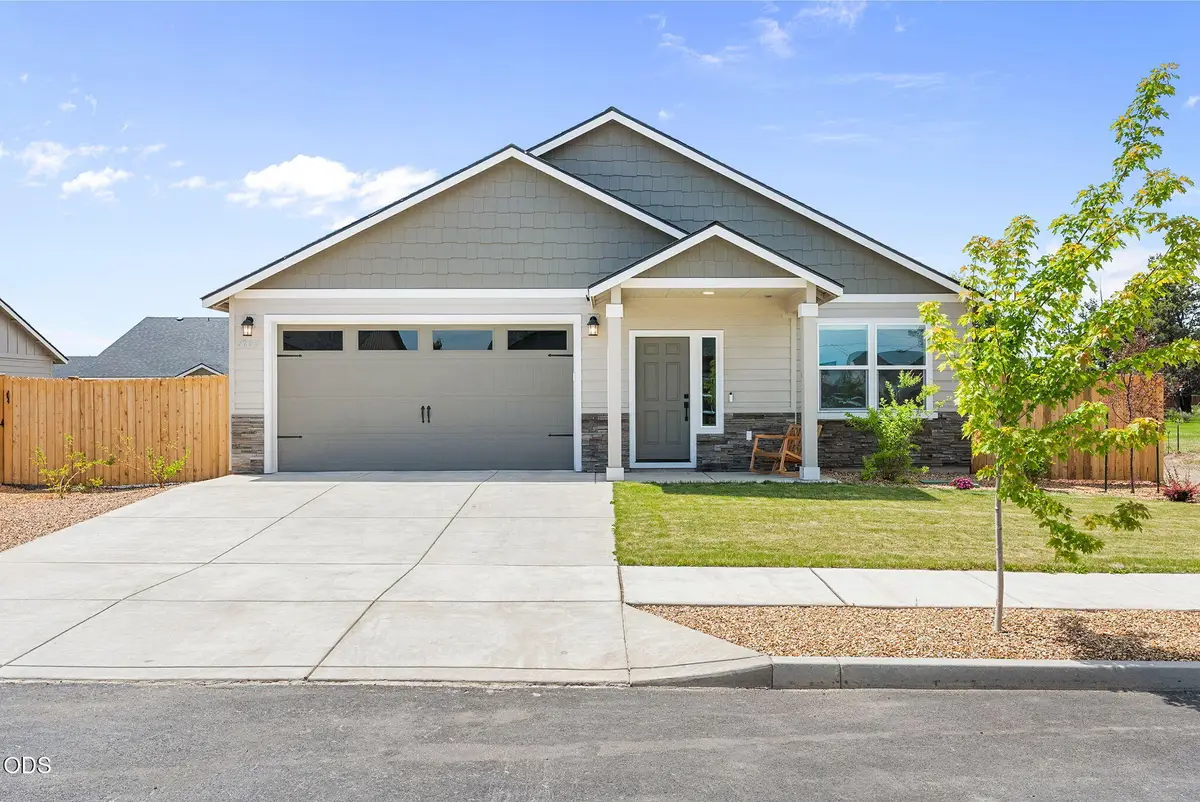 3289 NW 10th Place, Redmond, OR 97756 - #1