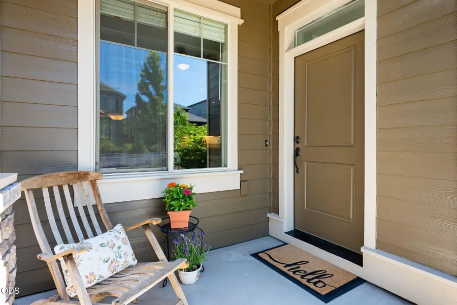20844 Gateway Drive, Bend, OR 97702 - #3