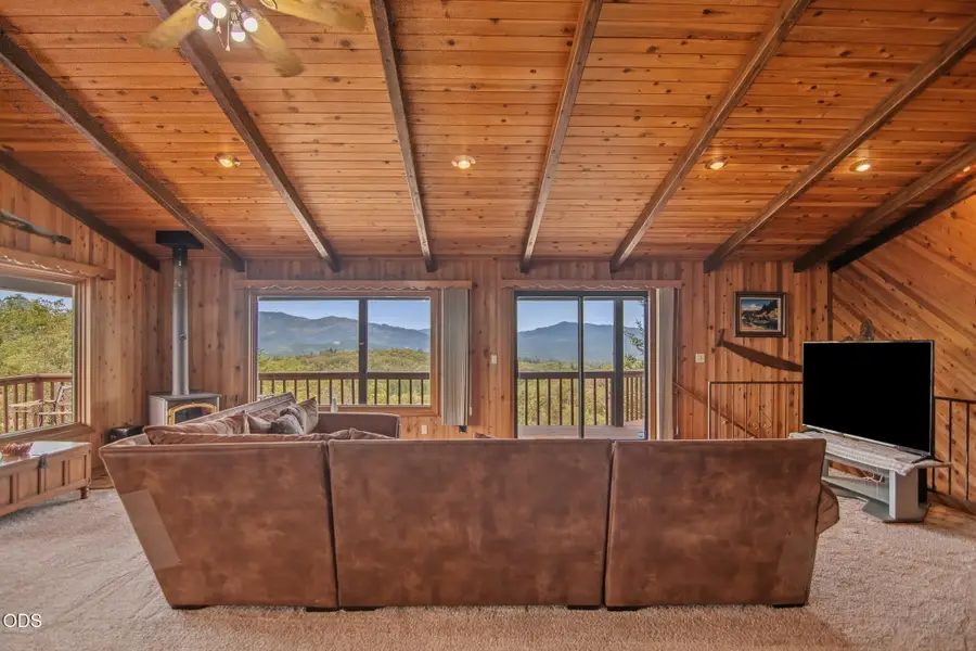 700 Cienaga Lane, Grants Pass, OR 97526 - #2