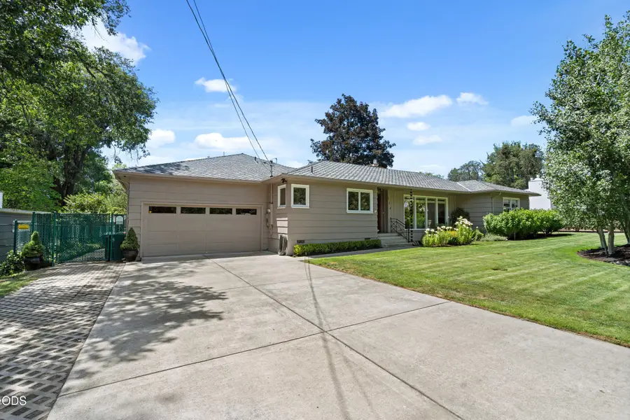 134 White Oak Drive, Medford, OR 97504 - #2