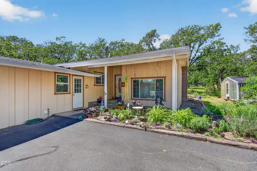 11339 Michael Road, Central Point, OR 97502 - #2
