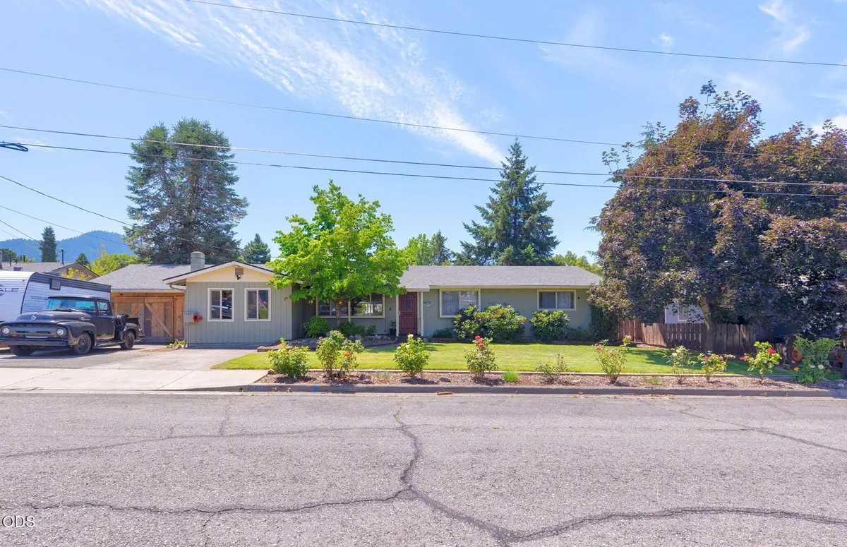 1411 NE Grable Drive, Grants Pass, OR 97526 - #1