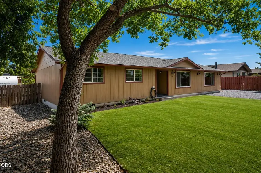 2108 NW 13th Street, Redmond, OR 97756 - #2