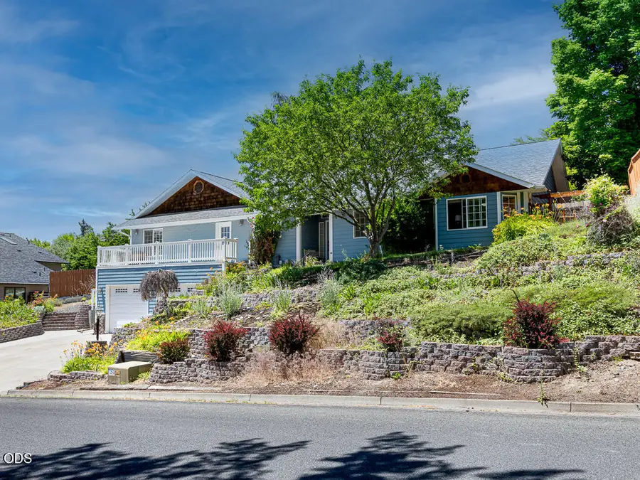 134 Ridgecrest Drive, Klamath Falls, OR 97601 - #2