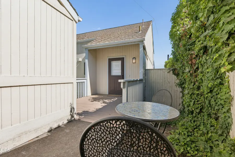11 NW Mountain View Street, Roseburg, OR 97471 - #2