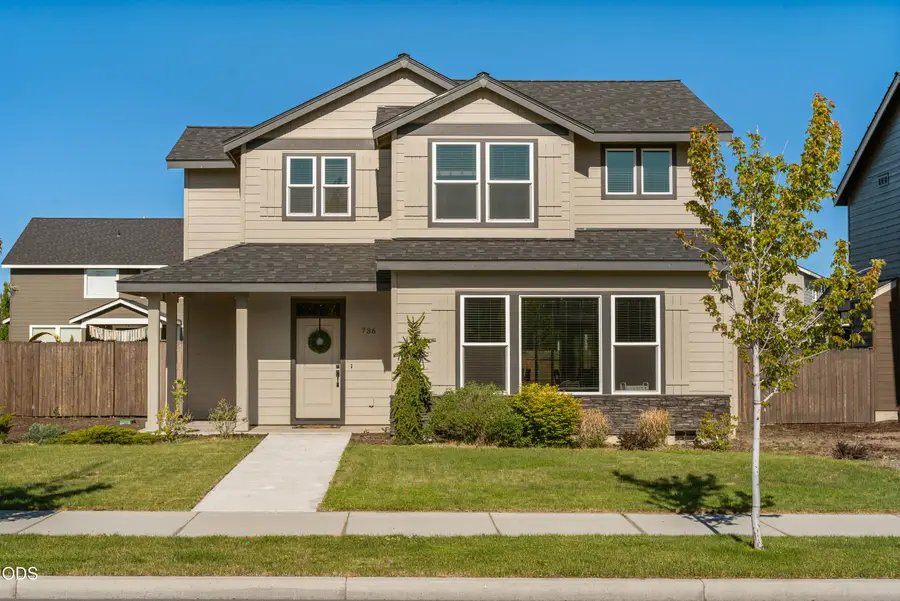 736 NW 27th Street, Redmond, OR 97756 - #2