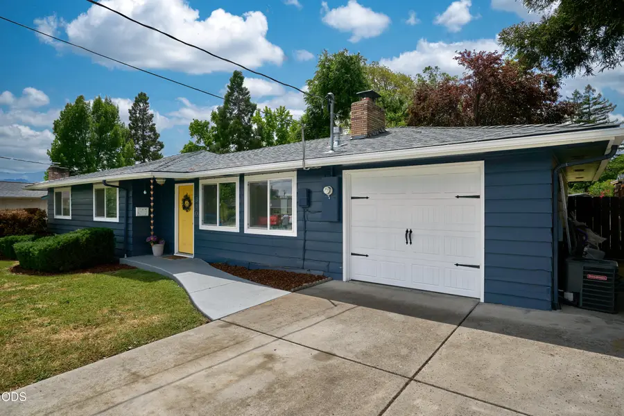 340 Sutter Avenue, Medford, OR 97504 - #3