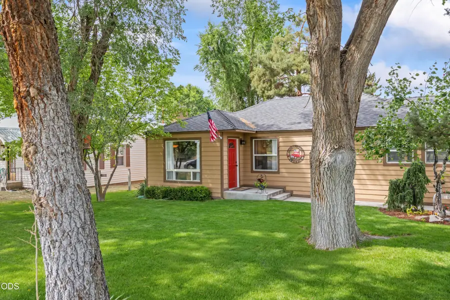 751 NE Lookout Avenue, Prineville, OR 97754 - #2