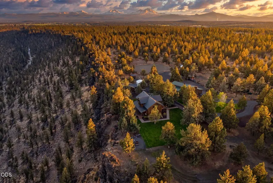 18495 Crawford Trail, Sisters, OR 97759 - #2