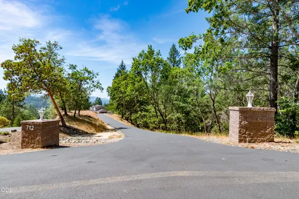 712 Colleen Court, Grants Pass, OR 97527