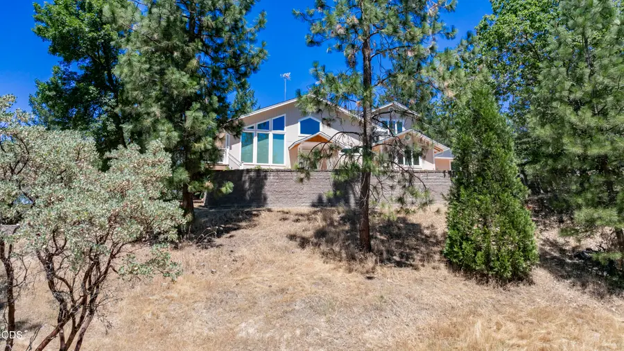 712 Colleen Court, Grants Pass, OR 97527 - #2