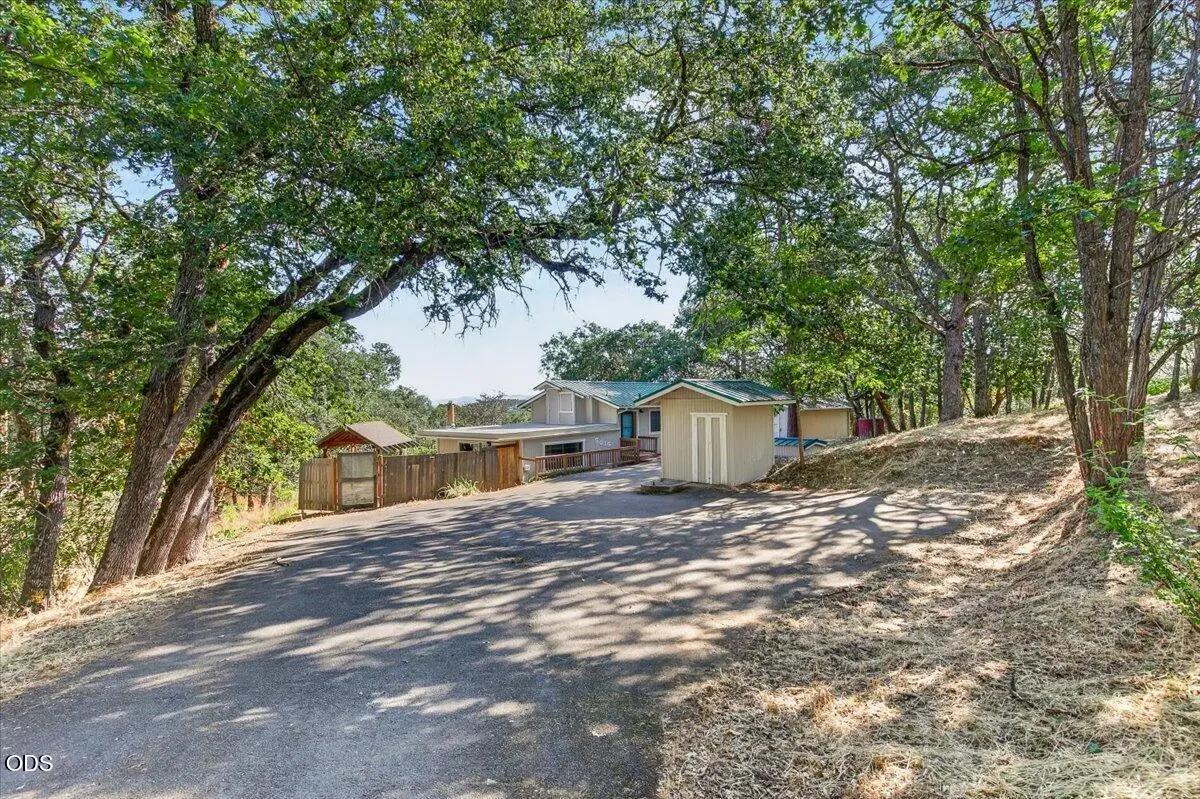 5015 Dark Hollow Road, Medford, OR 97501 - #1