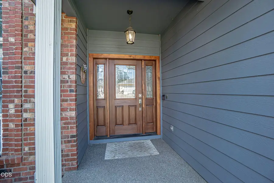 499 Ridgeway Avenue, Central Point, OR 97502 - #3