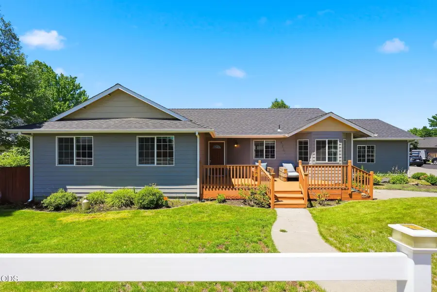 2541 NW 15th Street, Redmond, OR 97756 - #2