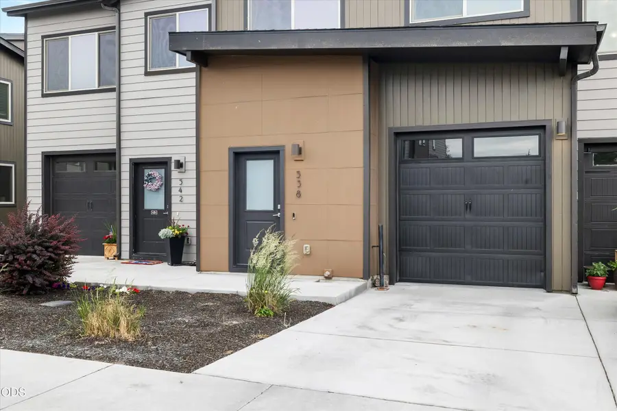 538 NW 28th, Redmond, OR 97756 - #2