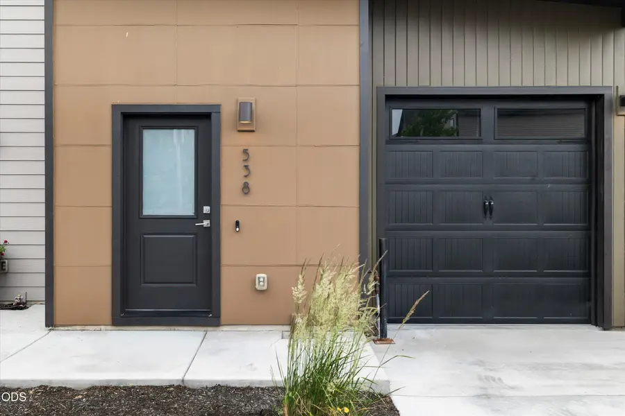 538 NW 28th, Redmond, OR 97756 - #3