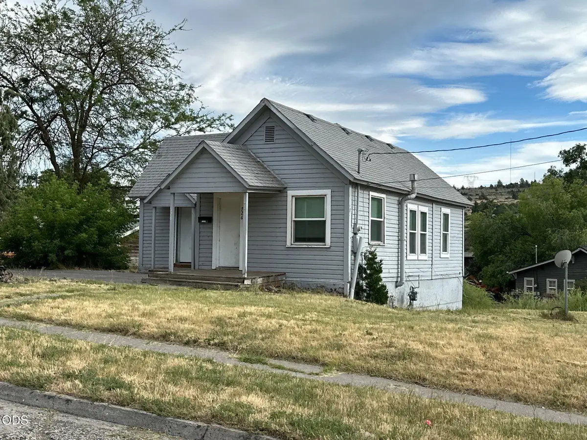 726 N 2nd Street, Klamath Falls, OR 97601 - #1