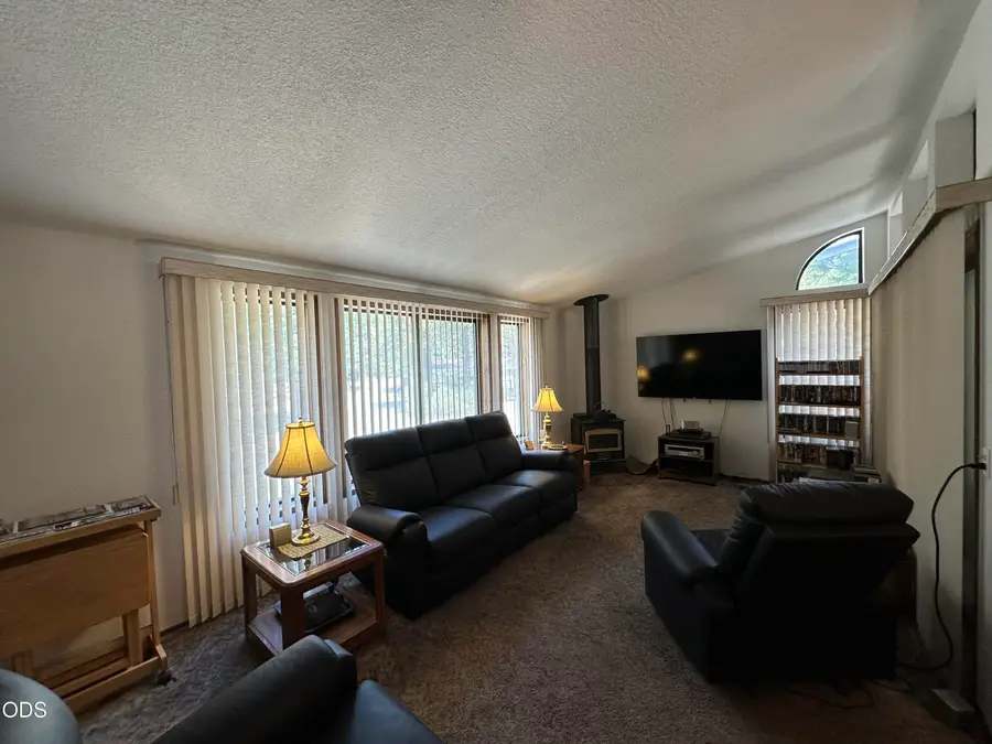 15531 Federal Road, La Pine, OR 97739 - #3