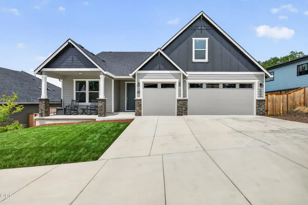 327 Arrowhead Trail, Eagle Point, OR 97524 - #1