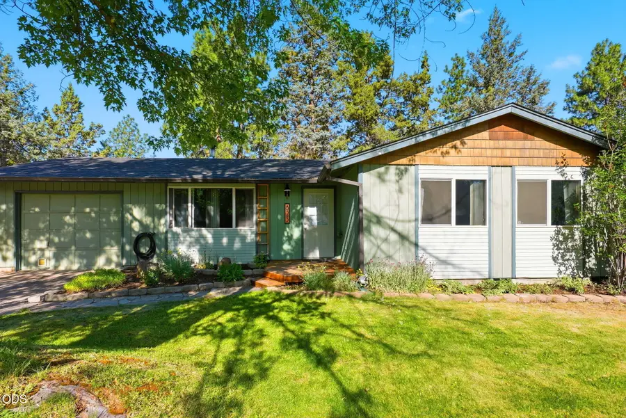 823 SE Polaris Court, Bend, OR 97702 - #2