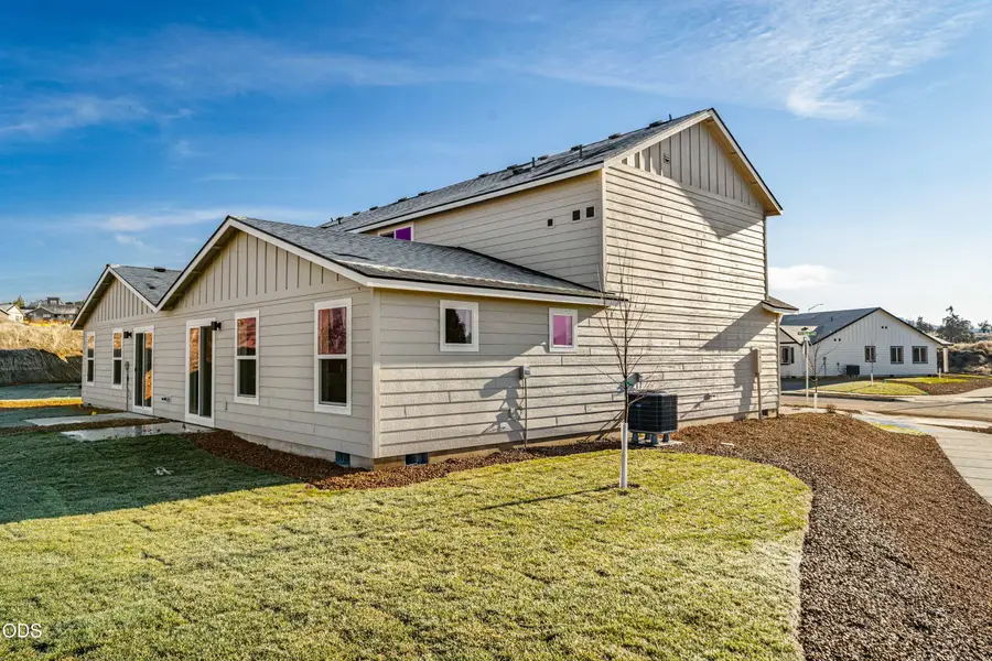 890 SE Starview, Madras, OR 97741 - #3