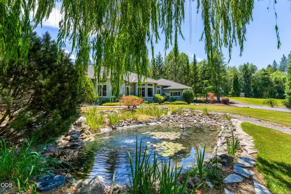 155 Kingsgate Way, Grants Pass, OR 97527