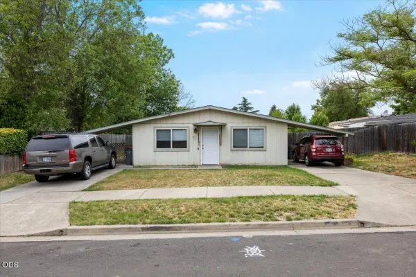 912 Olympic Avenue, Medford, OR 97504