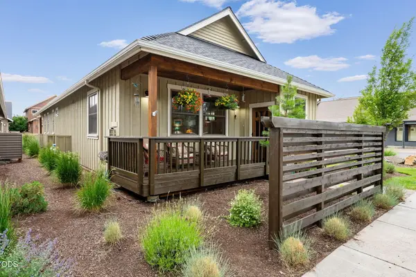 301 S Pine Street, Sisters, OR 97759