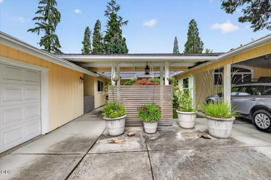 70 Fair Oaks Drive, Medford, OR 97504 - #3