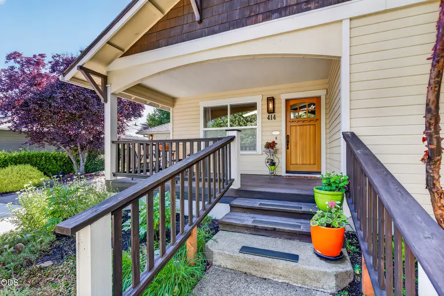 414 Parkside Drive, Ashland, OR 97520 - #3