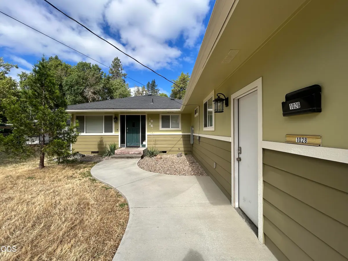 1024 NW Hawthorne Avenue, Grants Pass, OR 97526 - #1