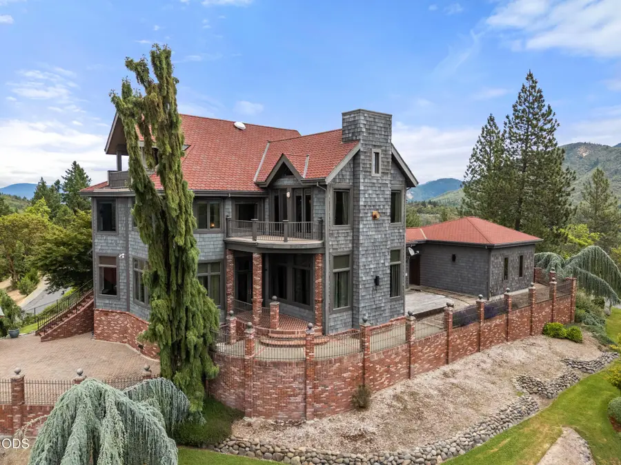 928 W Woodside Street, Grants Pass, OR 97527 - #2