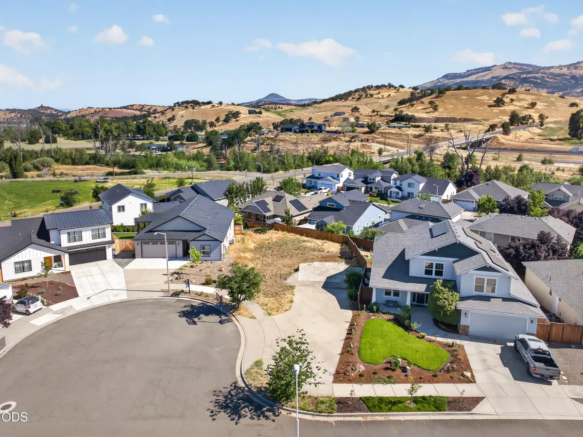 139 Willow Springs Drive, Talent, OR 97540 - #1
