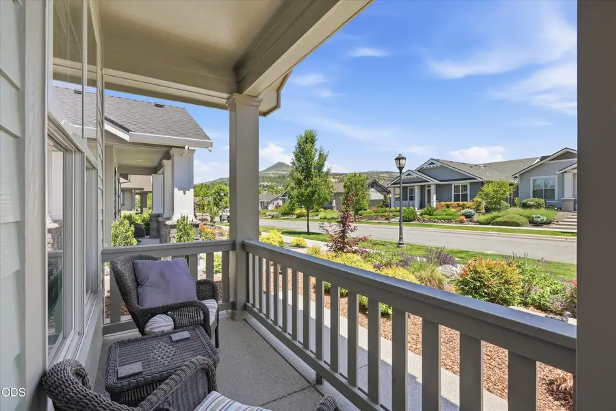 566 Canterwood Drive, Medford, OR 97504 - #3