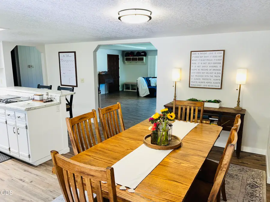 8122 New Hope Road, Grants Pass, OR 97527 - #3