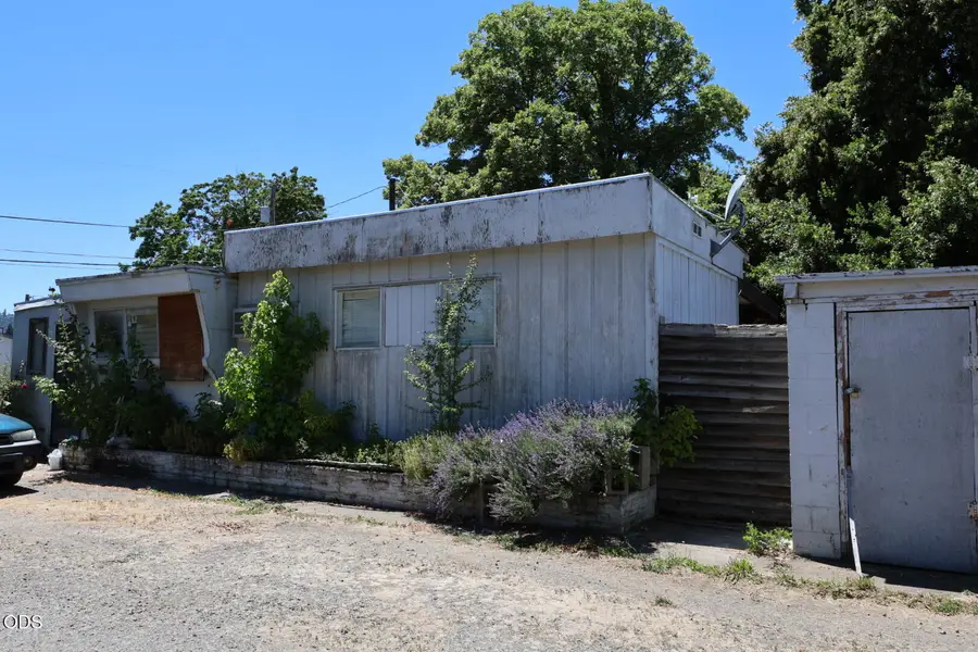 2370 Sunset Court, Medford, OR 97501 - #3