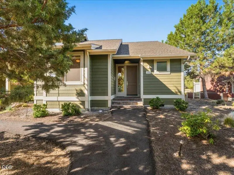 1395 Highland View Loop, Redmond, OR 97756 - #1