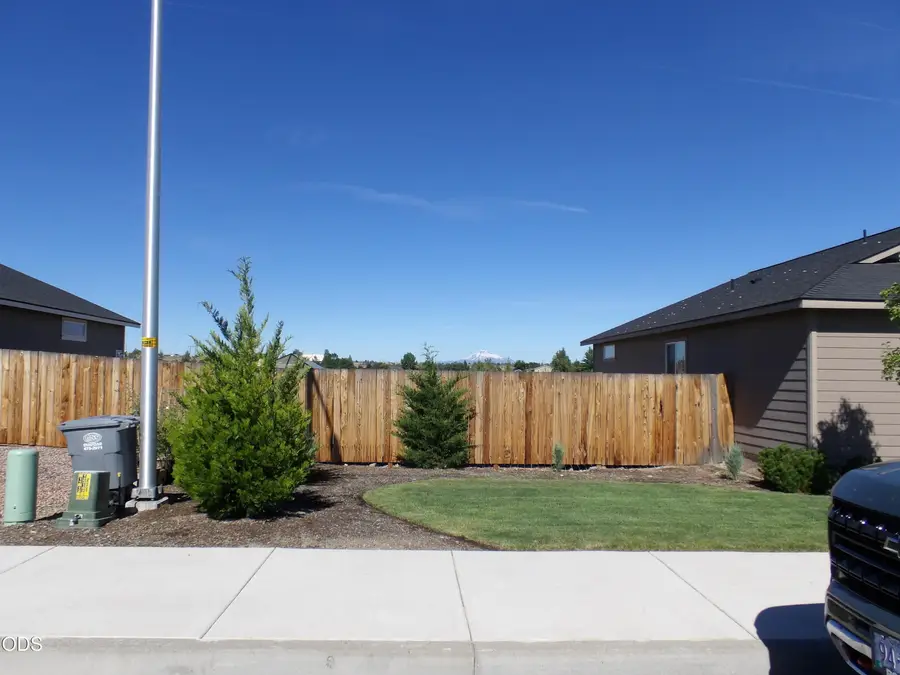 898 SE Strawberry Lane, Madras, OR 97741 - #3