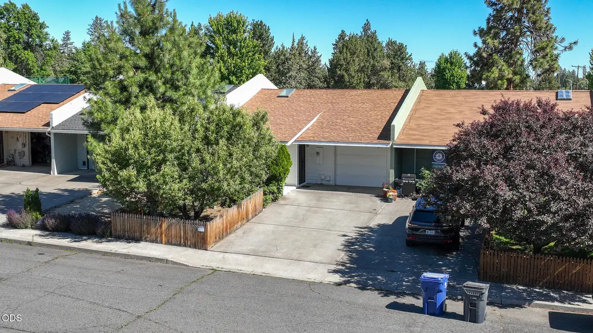 844 SE Stratford Court, Bend, OR 97702 - #1