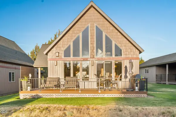 8685 Red Wing Lane, Redmond, OR 97756