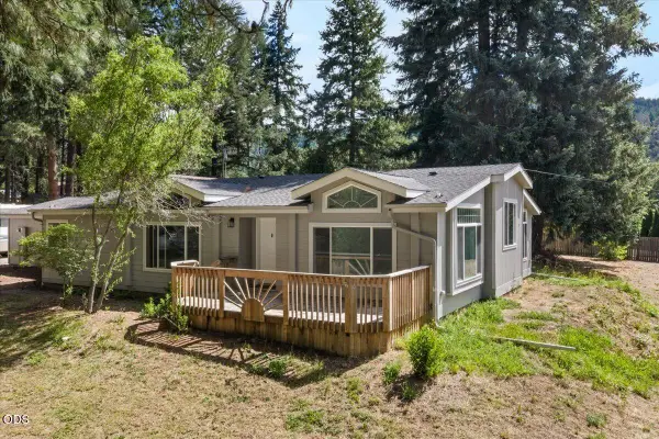 261 Old Booth Lane, Glendale, OR 97442
