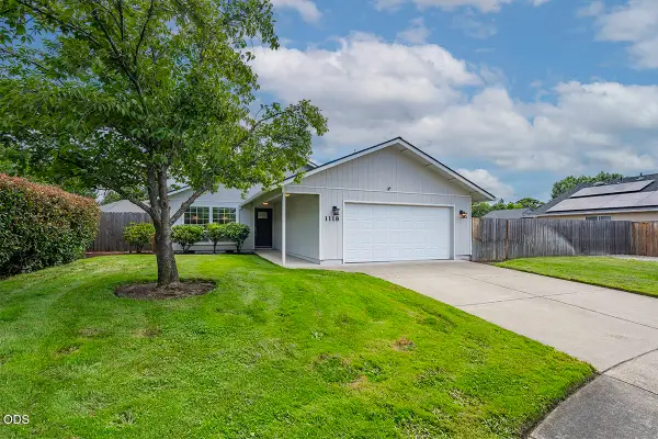 1118 Angela Court, Central Point, OR 97502
