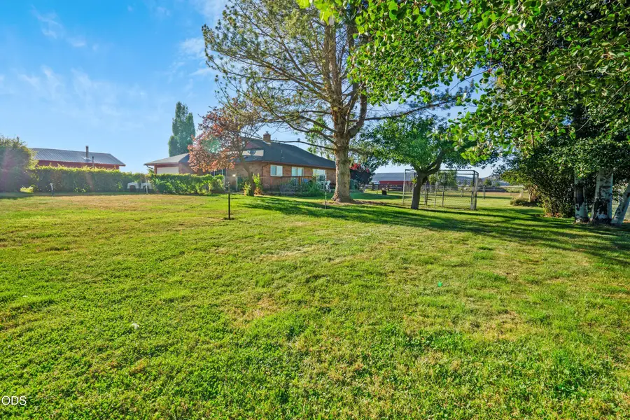 8230 Hill Road, Klamath Falls, OR 97603 - #3