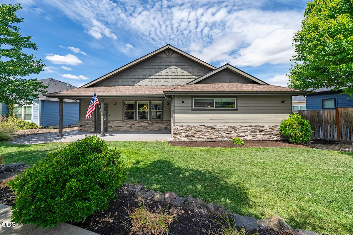 256 Robert Trent Jones Boulevard, Eagle Point, OR 97524 - #1