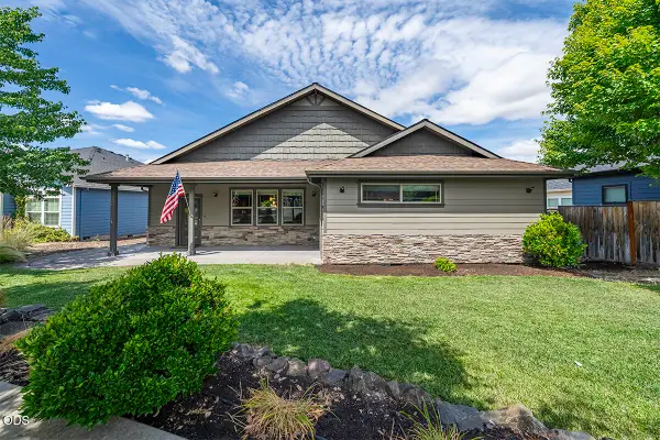 256 Robert Trent Jones Boulevard, Eagle Point, OR 97524