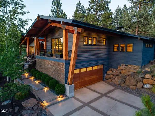 19077 Mount Mcloughlin Lane, Bend, OR 97703