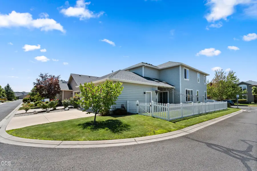 1142 N Haskell Street, Central Point, OR 97502 - #2